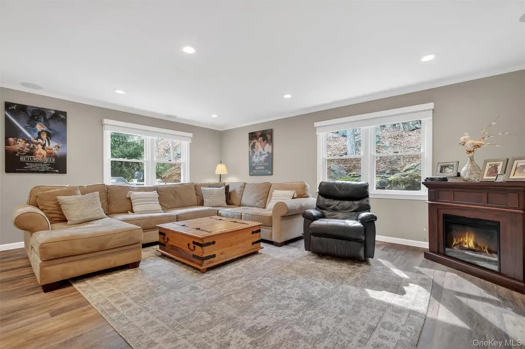 18 Clovebrook Road Valhalla NY 10595