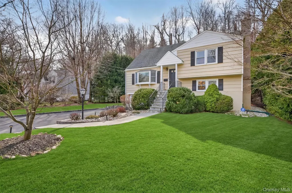 18 Clovebrook Road Valhalla NY 10595