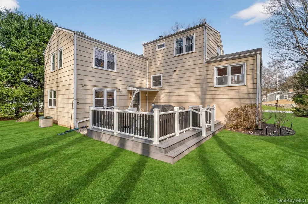 18 Clovebrook Road Valhalla NY 10595