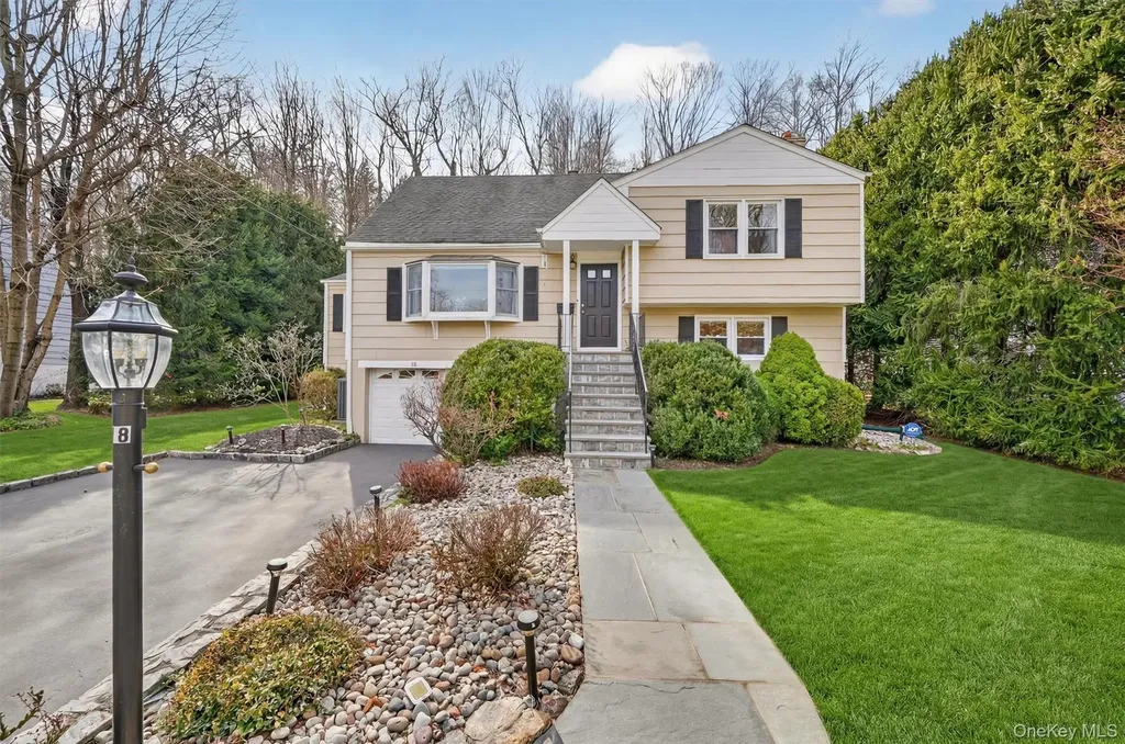 18 Clovebrook Road Valhalla NY 10595