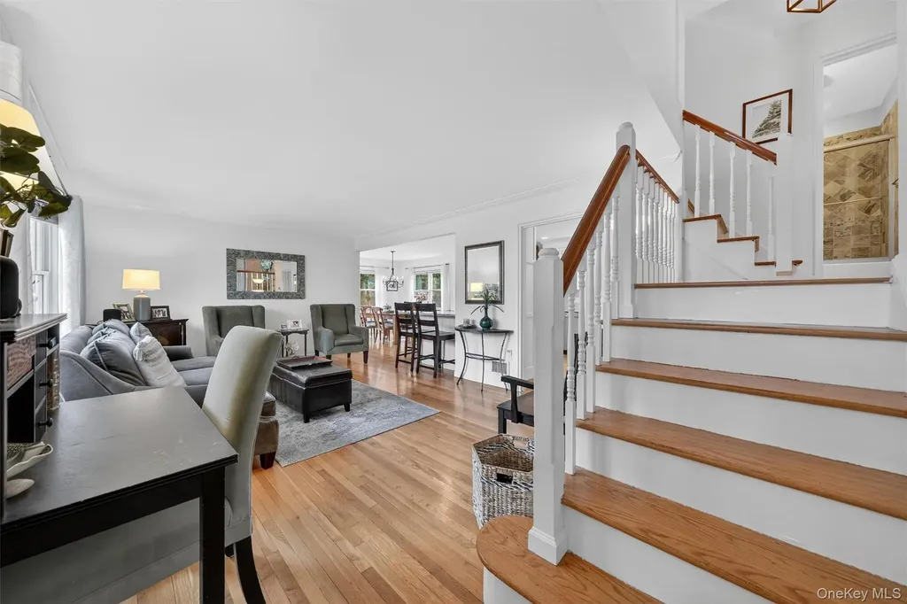 18 Clovebrook Road Valhalla NY 10595