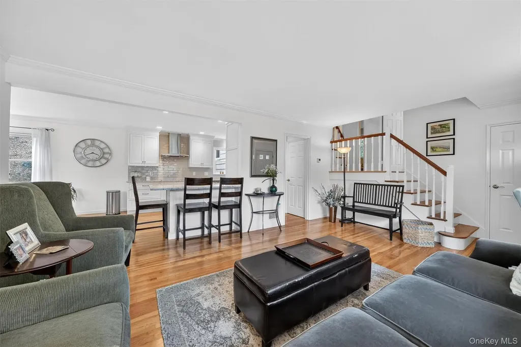 18 Clovebrook Road Valhalla NY 10595