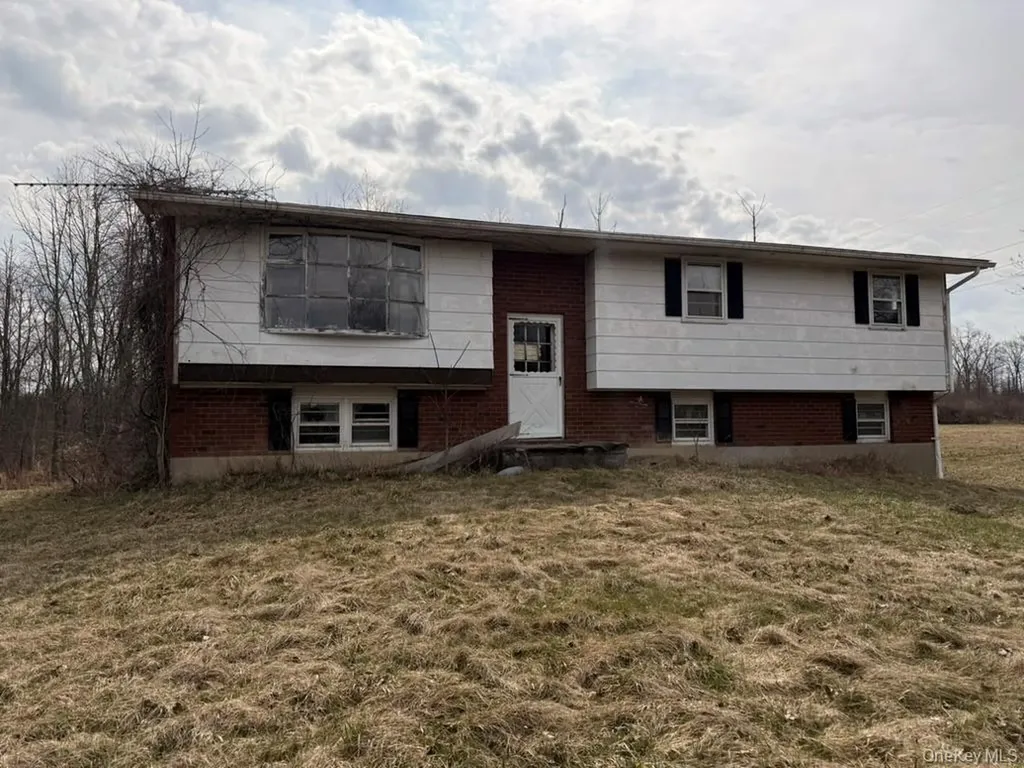 6 Stokes Lane Gardiner NY 12525