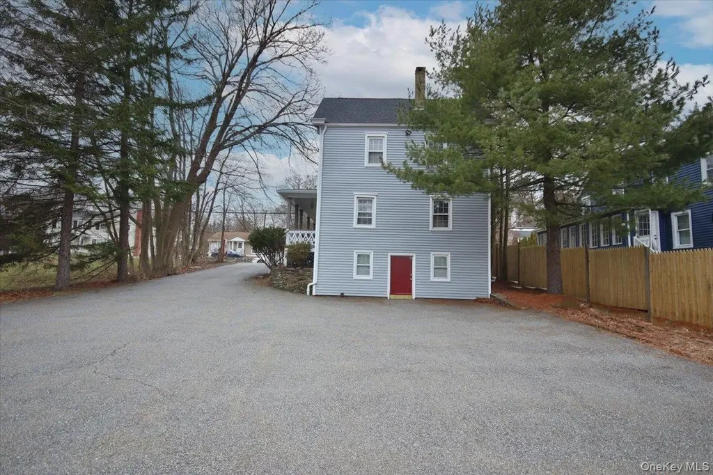 104 Gleneida Avenue Carmel NY 10512