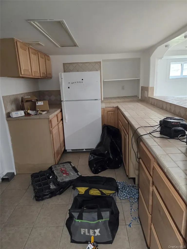16 Trinity Place Hewlett NY 11557