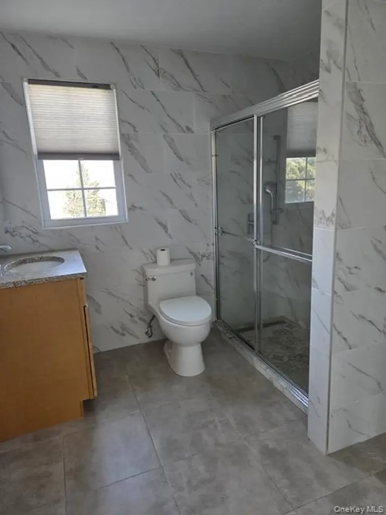16 Trinity Place Hewlett NY 11557