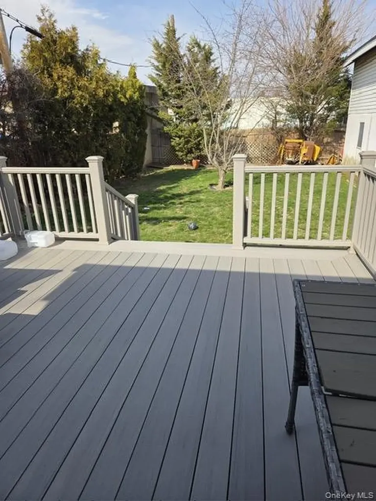 16 Trinity Place Hewlett NY 11557