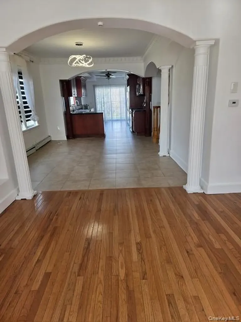 16 Trinity Place Hewlett NY 11557