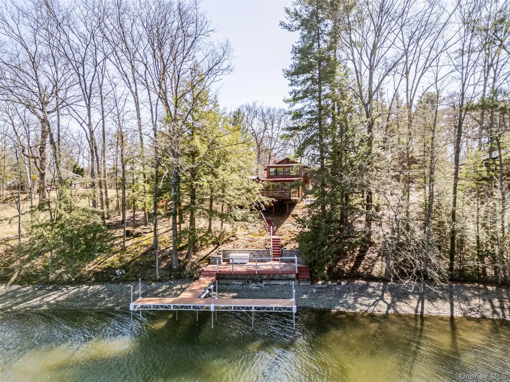 78 The Concourse Drive Kinderhook NY 12130