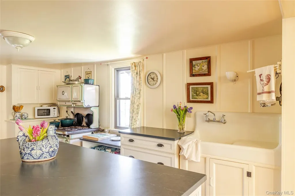 78 The Concourse Drive Kinderhook NY 12130