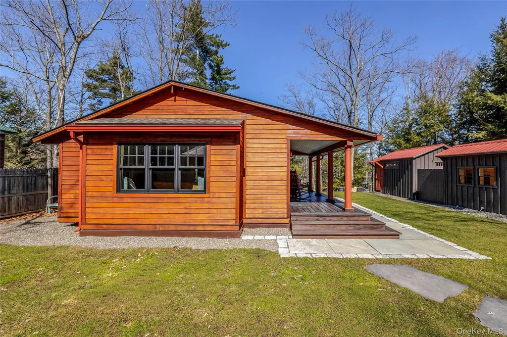 78 The Concourse Drive Kinderhook NY 12130