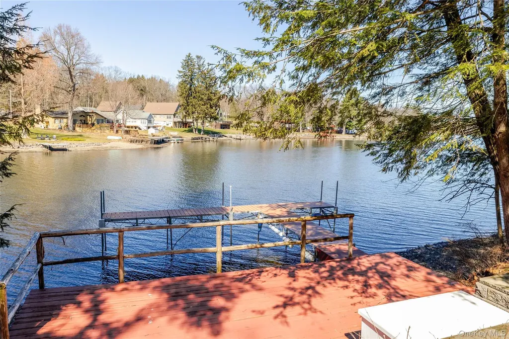 78 The Concourse Drive Kinderhook NY 12130