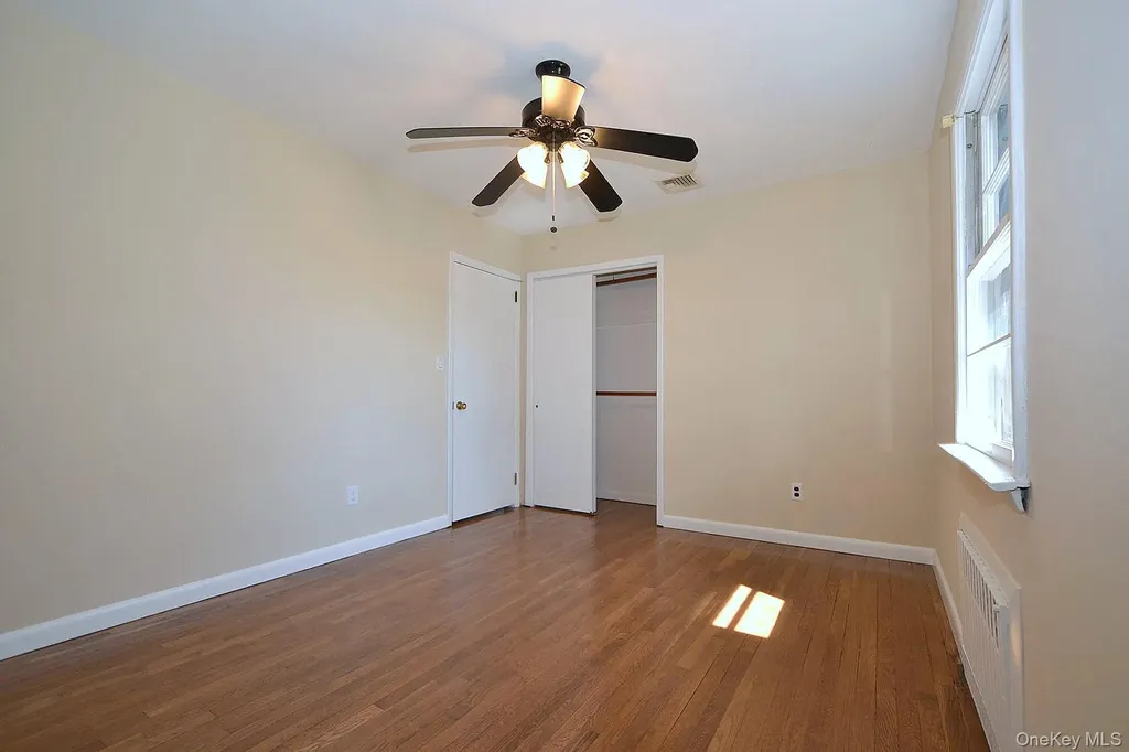 16 Hunter Place Smithtown NY 11787