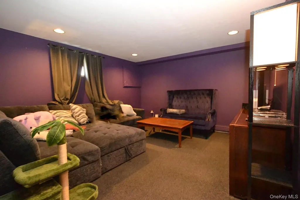 16 Hunter Place Smithtown NY 11787
