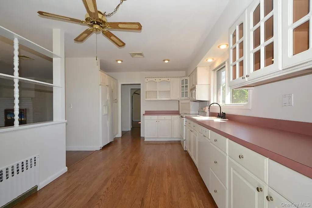 16 Hunter Place Smithtown NY 11787