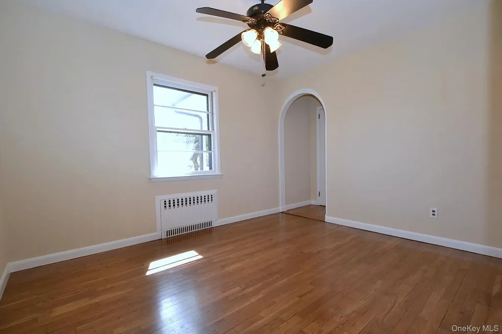 16 Hunter Place Smithtown NY 11787