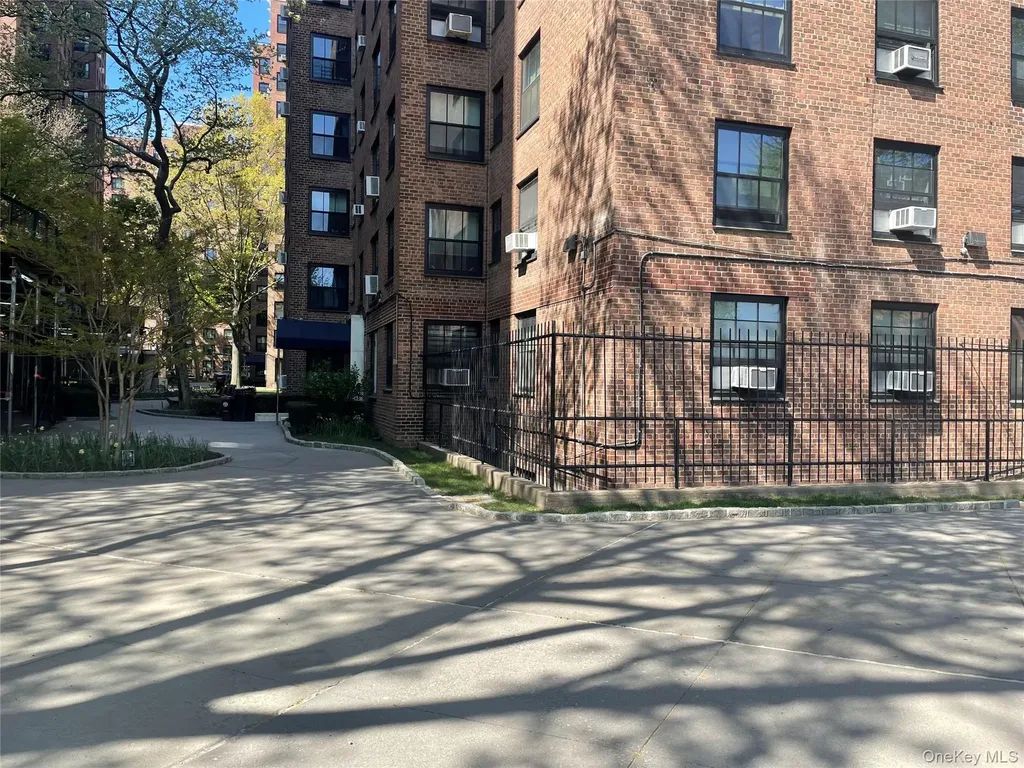 365 Clinton Avenue Brooklyn NY 11238