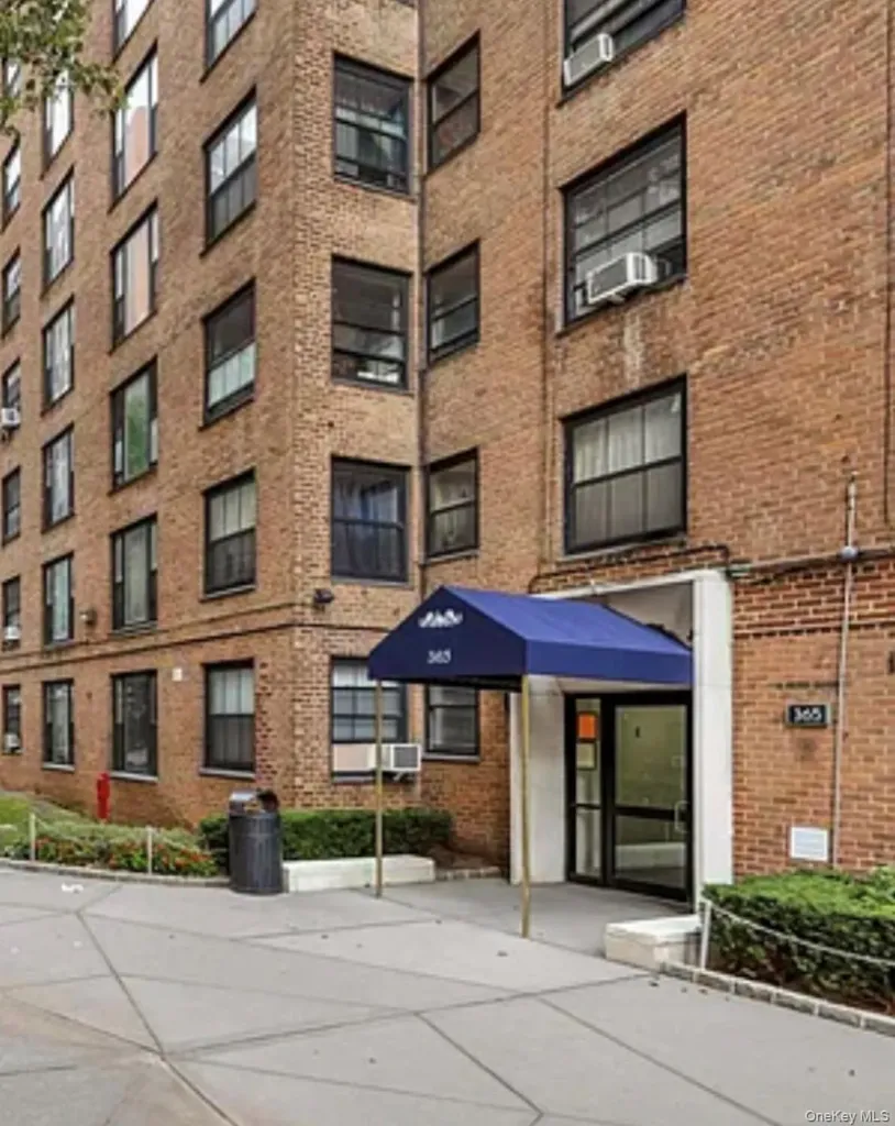 365 Clinton Avenue Brooklyn NY 11238