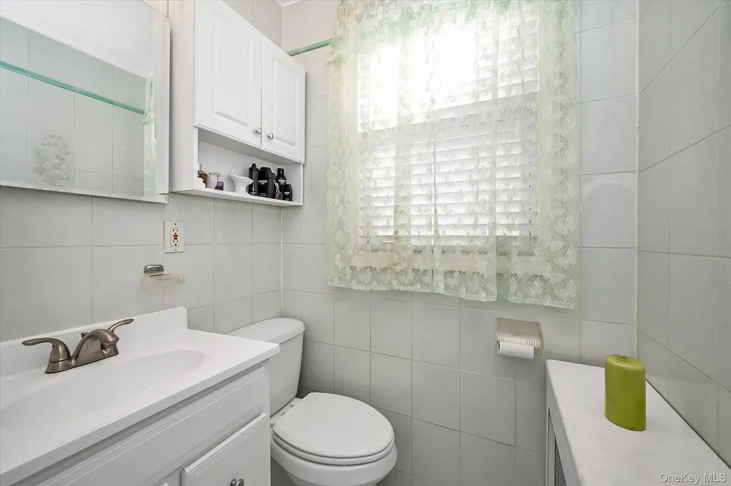 78-33 64th Street Glendale NY 11385