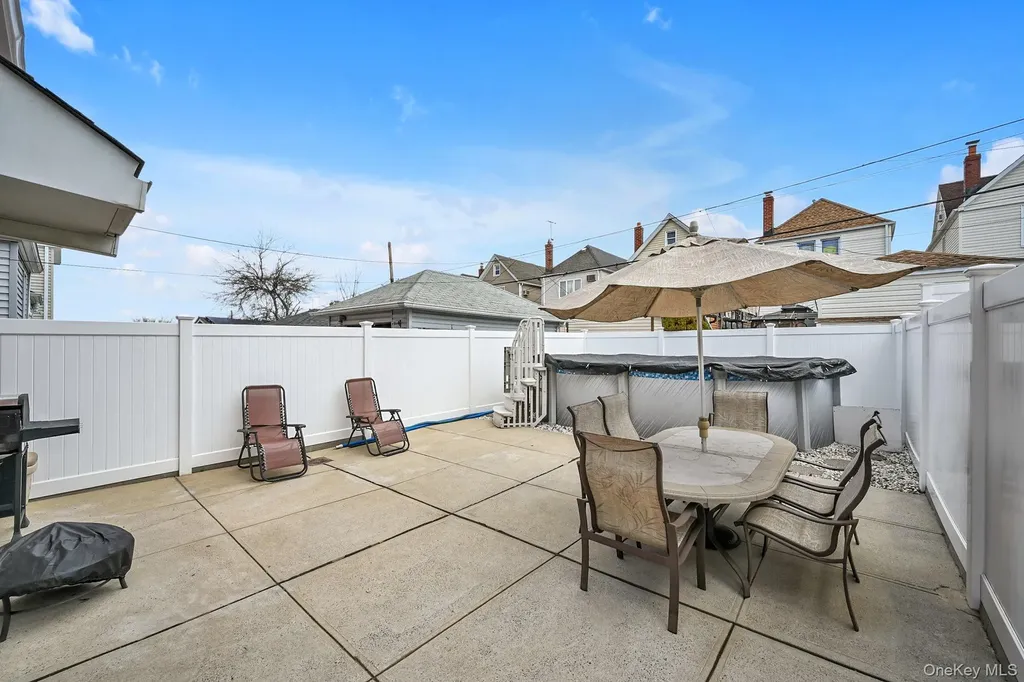 78-33 64th Street Glendale NY 11385