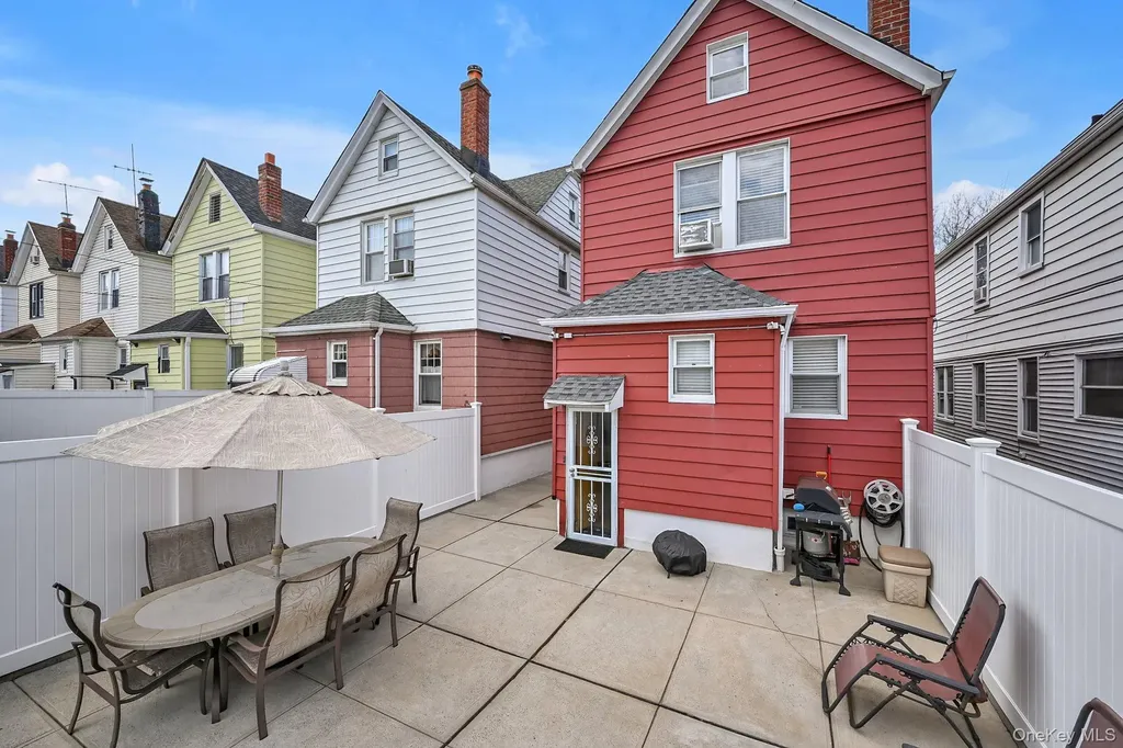 78-33 64th Street Glendale NY 11385