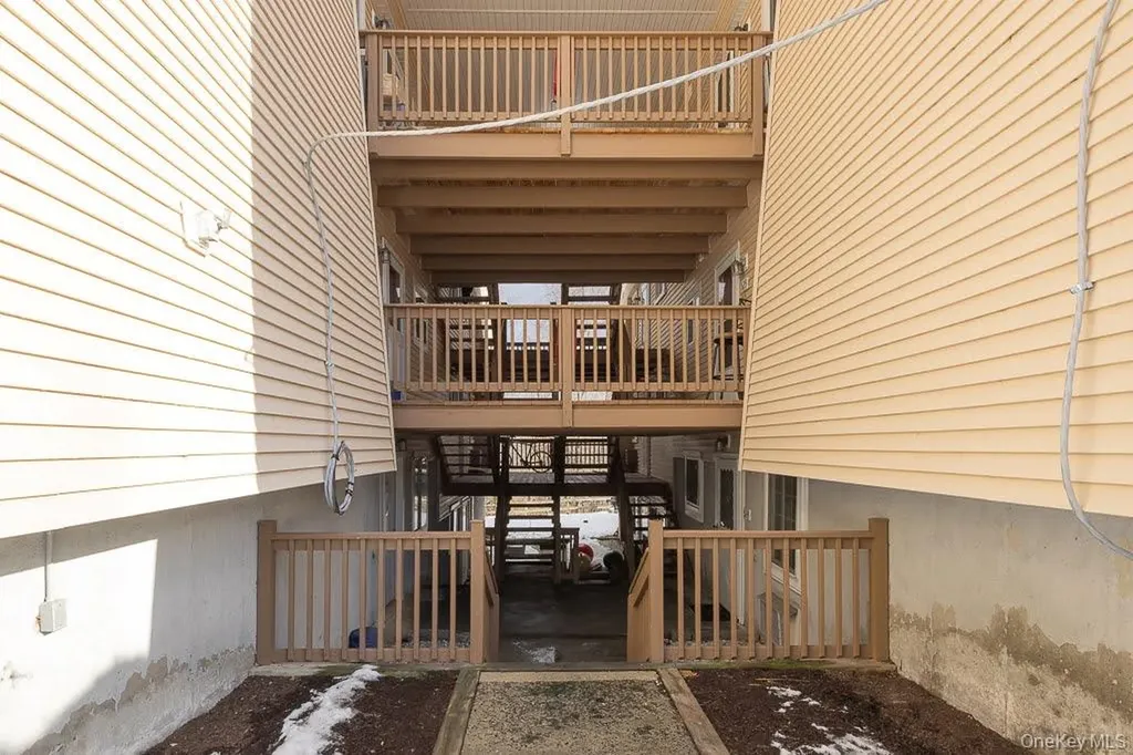 529 Fox Run Lane Carmel NY 10512