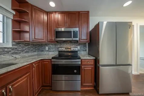 529 Fox Run Lane Carmel NY 10512
