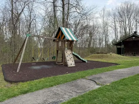 529 Fox Run Lane Carmel NY 10512
