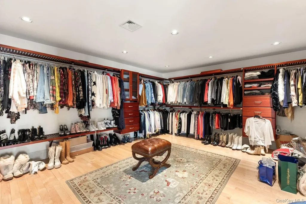 33 Beach Road Northport NY 11768