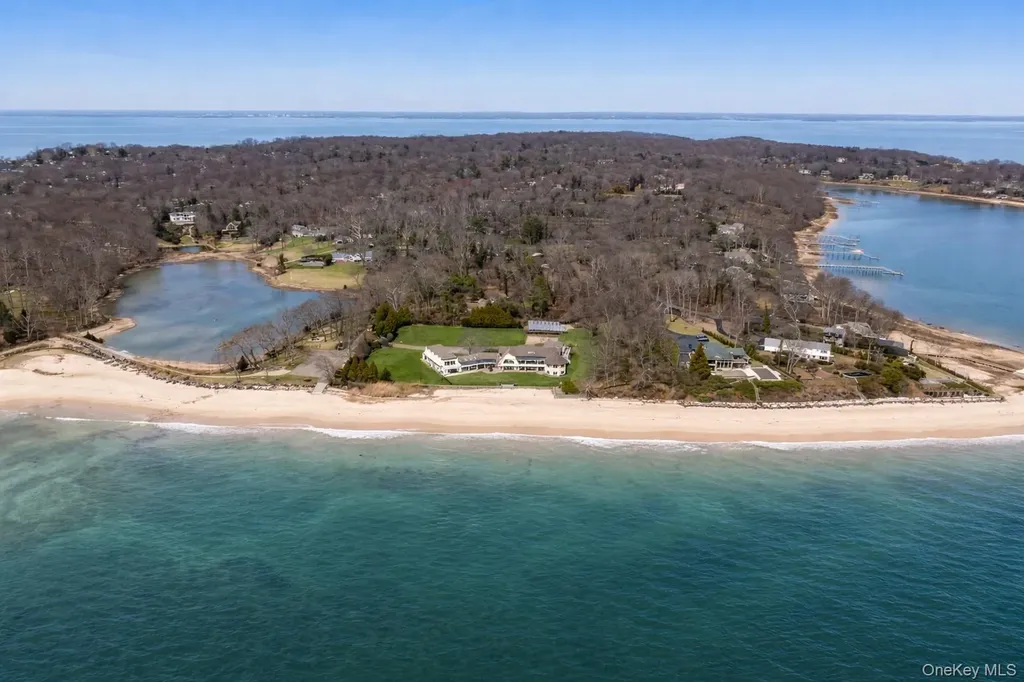 33 Beach Road Northport NY 11768