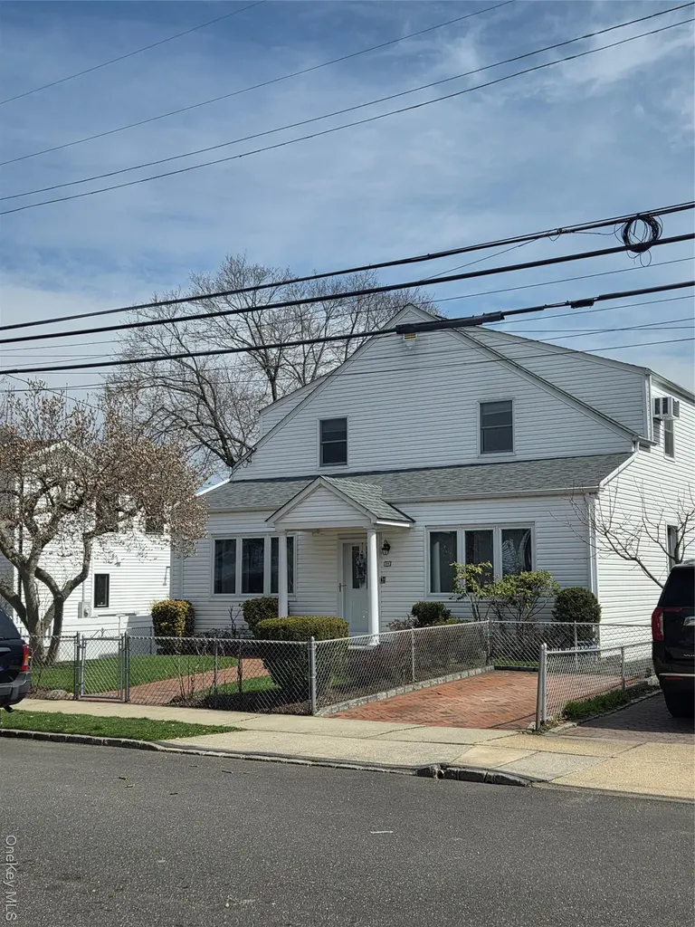 58 Juniper Road Port Washington NY 11050