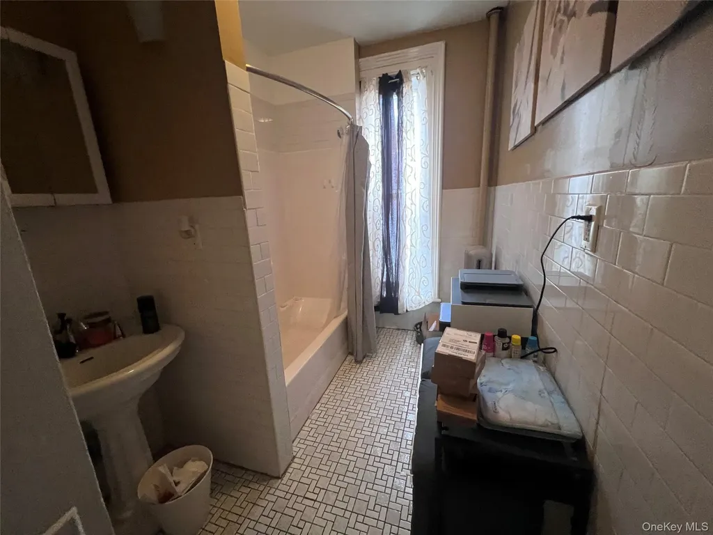 4 Brevoort Place Brooklyn NY 11216