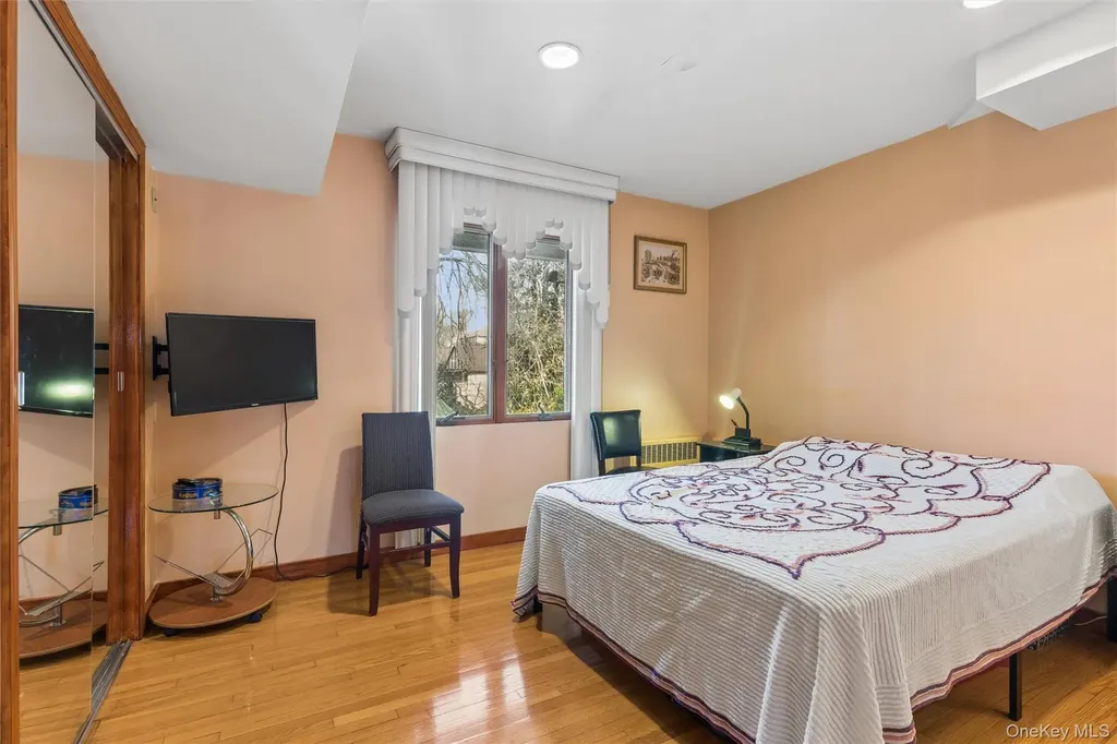 17203 35th Avenue Flushing NY 11358