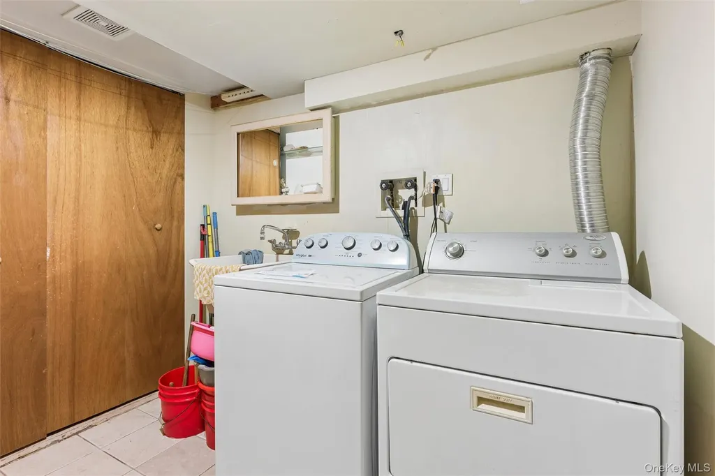 17203 35th Avenue Flushing NY 11358