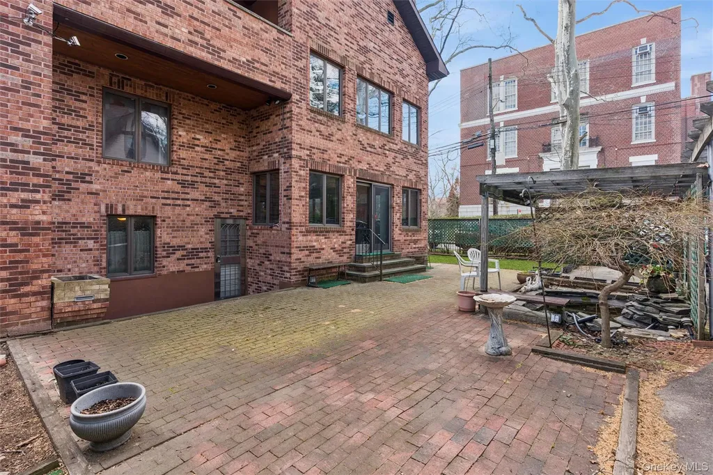 17203 35th Avenue Flushing NY 11358