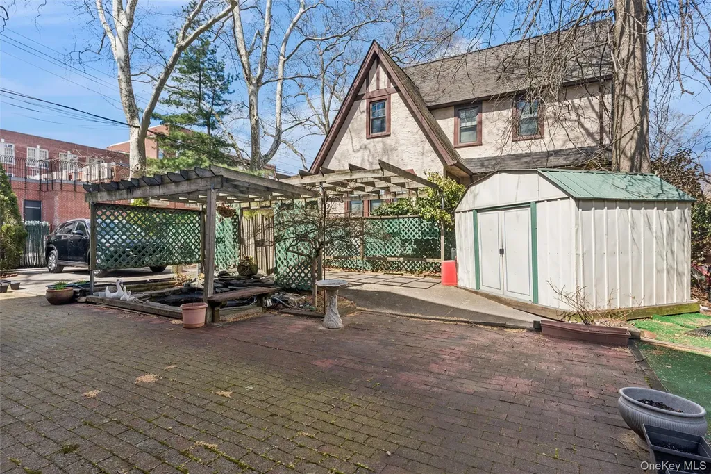 17203 35th Avenue Flushing NY 11358