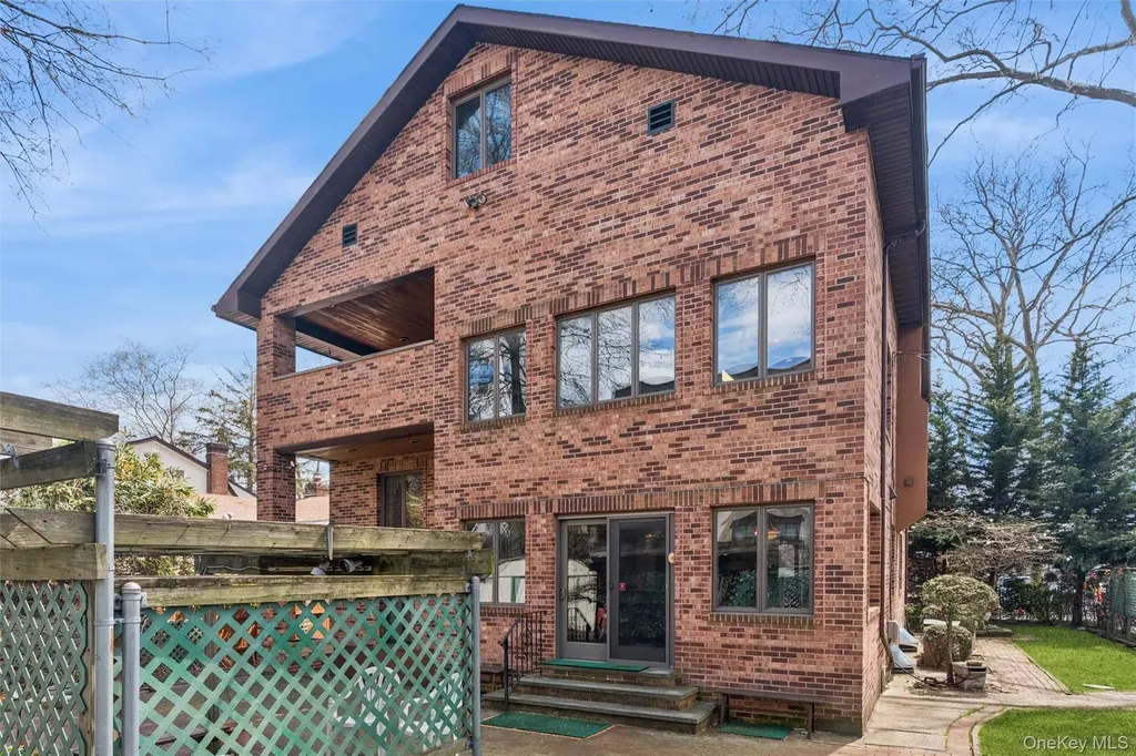 17203 35th Avenue Flushing NY 11358