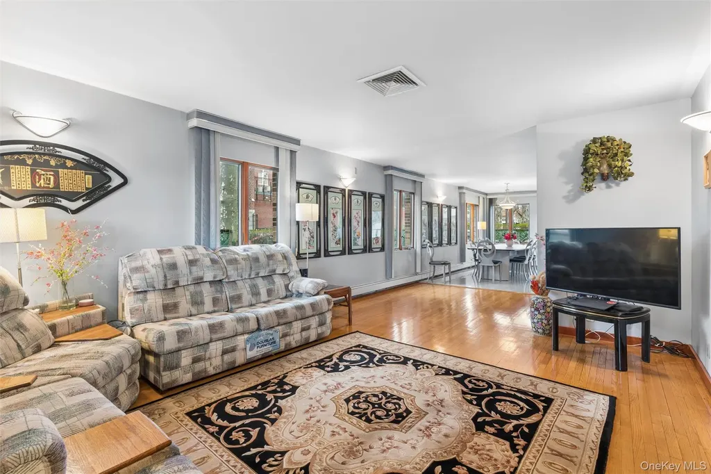 17203 35th Avenue Flushing NY 11358