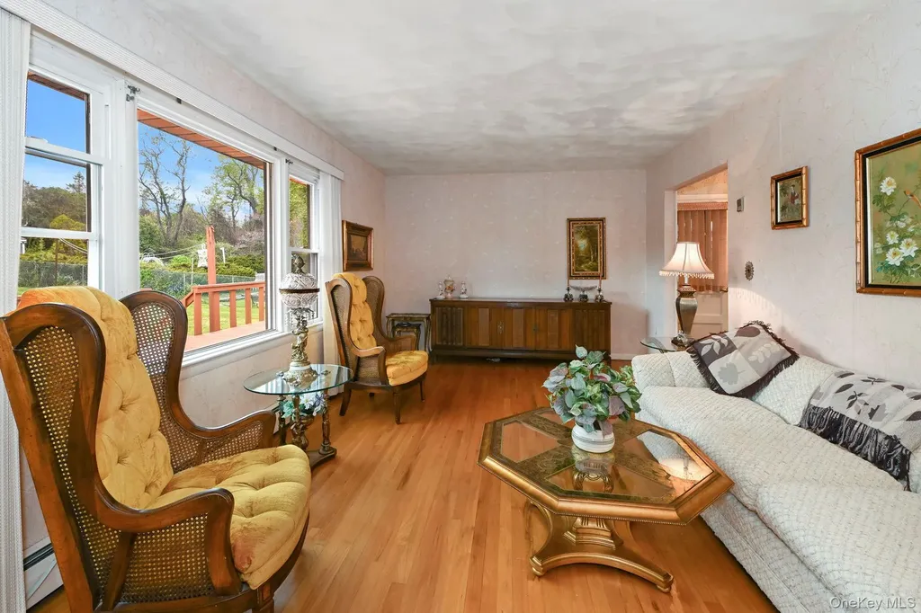93 Fairmont Road Mahopac NY 10541