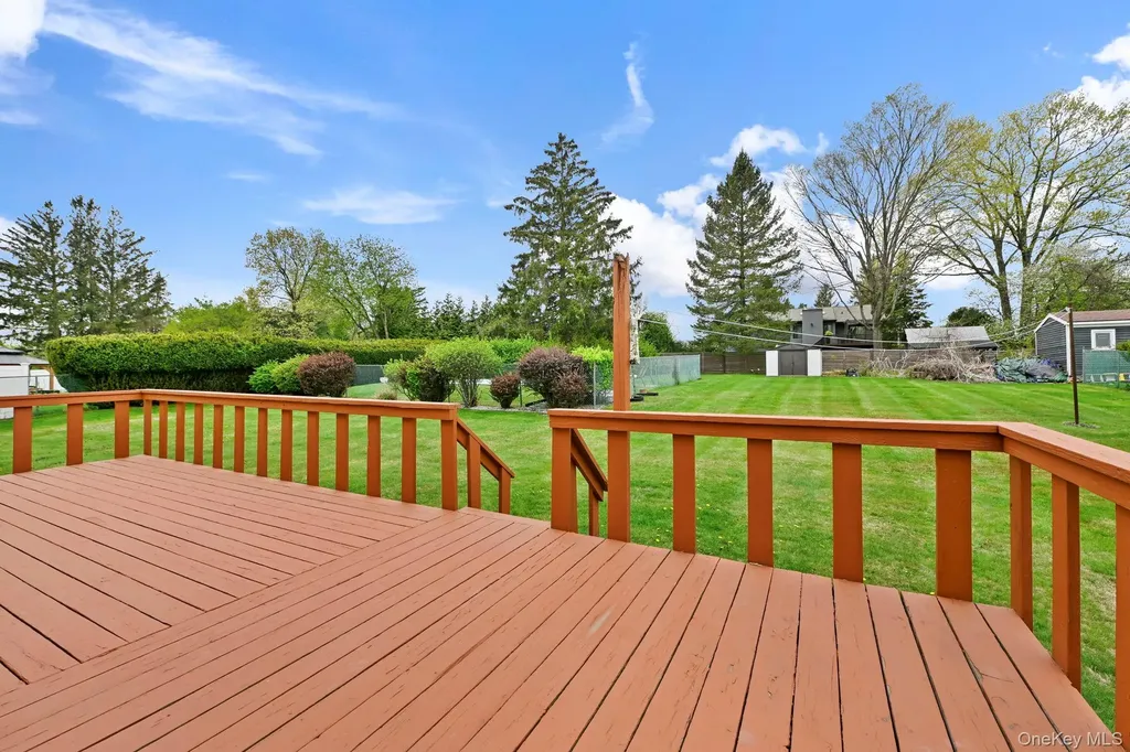 93 Fairmont Road Mahopac NY 10541