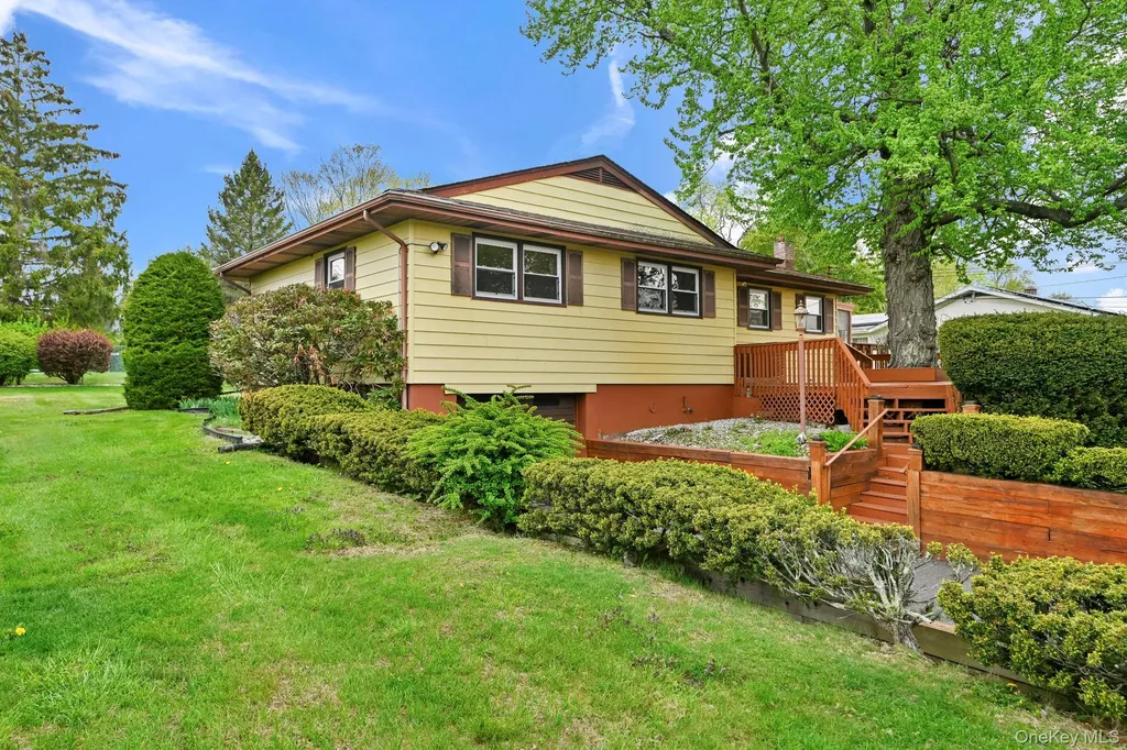 93 Fairmont Road Mahopac NY 10541