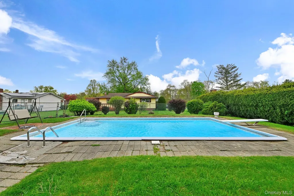 93 Fairmont Road Mahopac NY 10541
