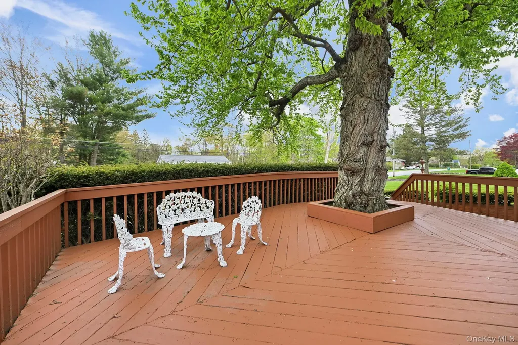 93 Fairmont Road Mahopac NY 10541