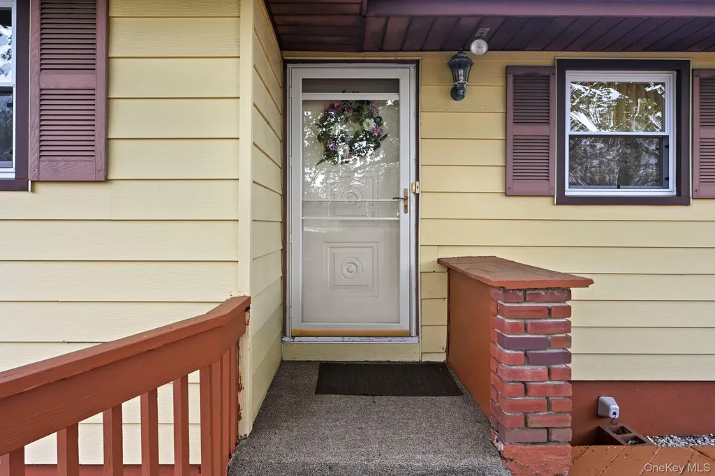 93 Fairmont Road Mahopac NY 10541
