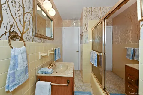 93 Fairmont Road Mahopac NY 10541
