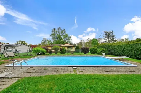 93 Fairmont Road Mahopac NY 10541