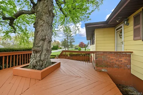 93 Fairmont Road Mahopac NY 10541