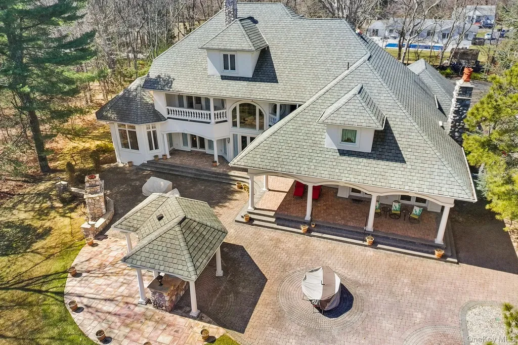 139 Private Road East Patchogue NY 11772