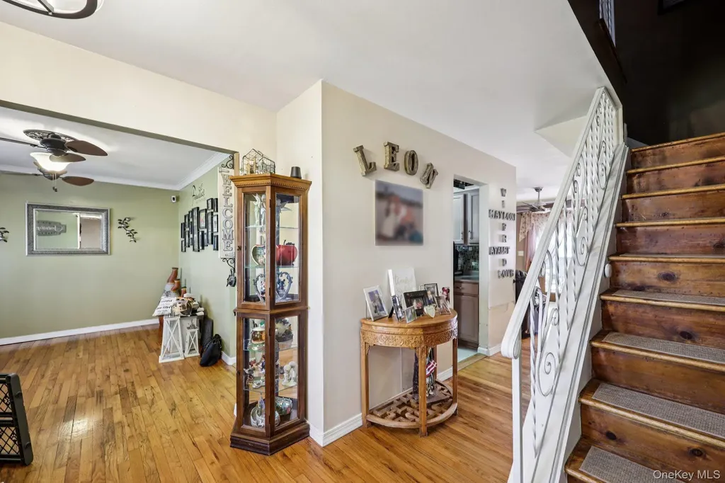 31 Circle Lane Bay Shore NY 11706