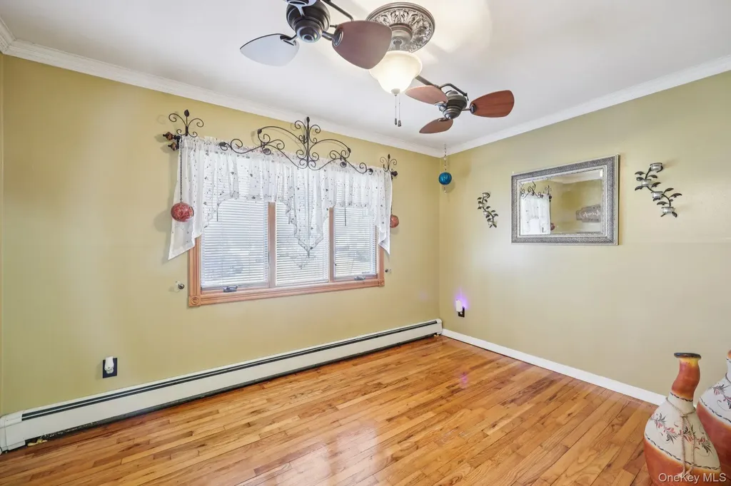 31 Circle Lane Bay Shore NY 11706